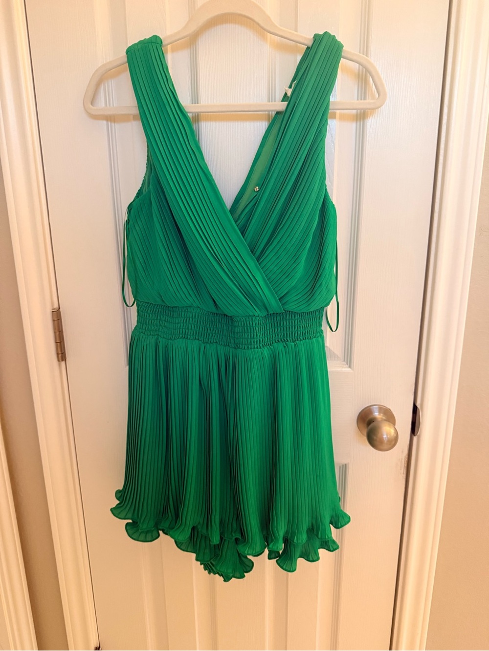 JODIFL Emerald Green V-Neck Pleated Romper